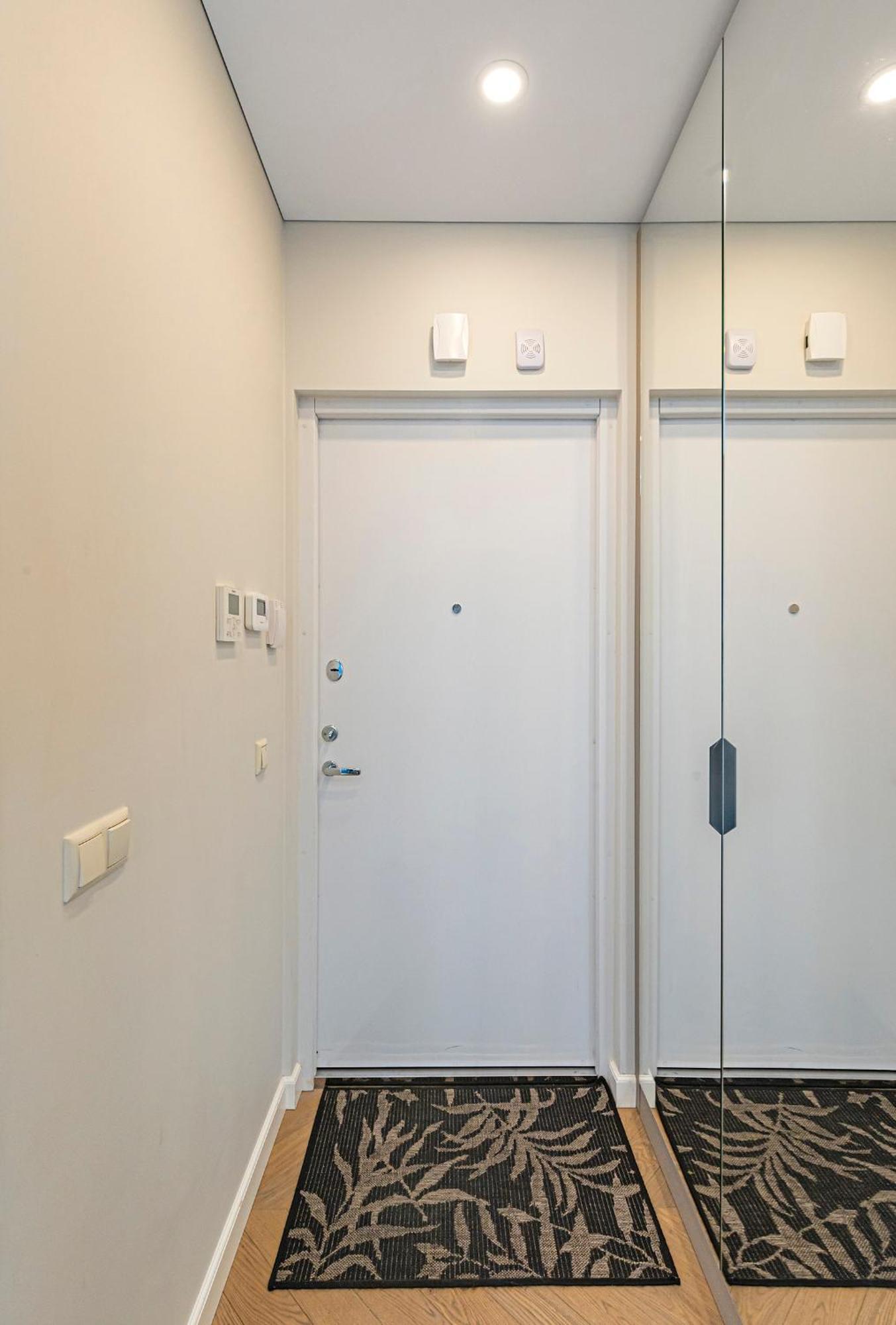 Brand New Studio In Old Town By Hostlovers Kaunas Exterior photo